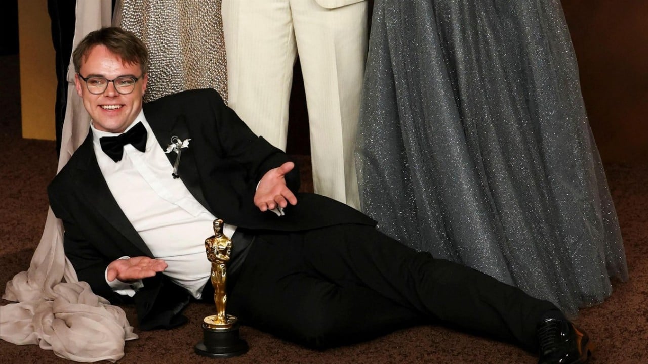 Foto - Ne olduysa havalimanında oldu! Ünlü yönetmenin Oscar ödülü kayboldu 