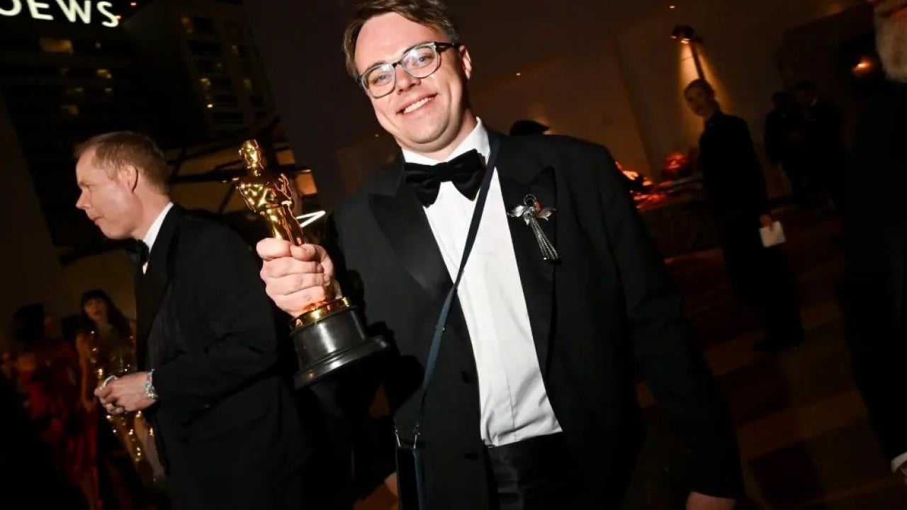 Foto - Ne olduysa havalimanında oldu! Ünlü yönetmenin Oscar ödülü kayboldu 