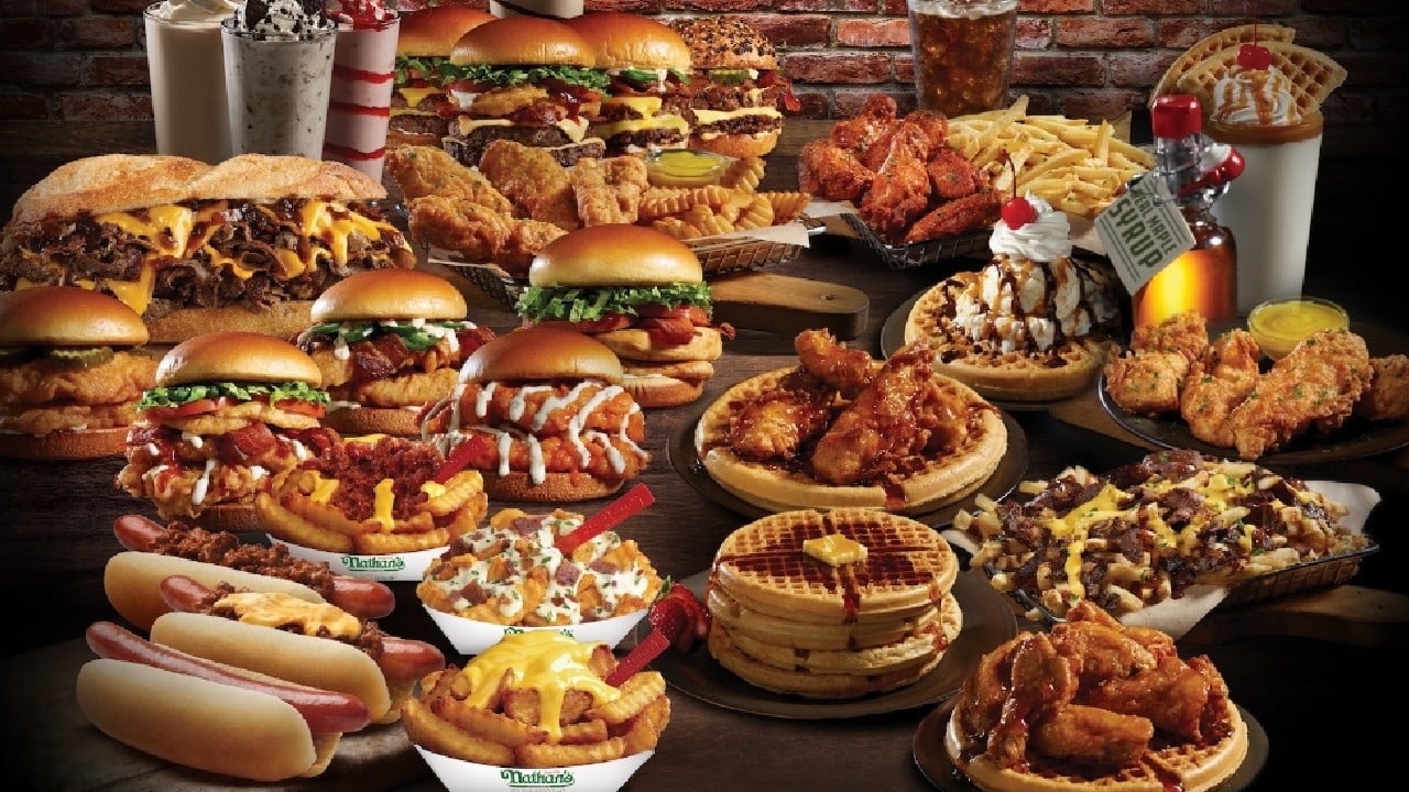 Ne olduysa sessiz sedasız oldu! Fast-food devi tüm şubelerini apar topar kapattı