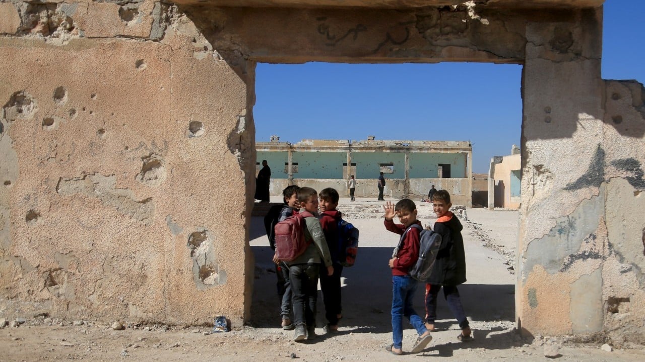 Foto - Ne sıra var ne tahta: İdlib’de çocuklar soğuk zeminde eğitim görüyor