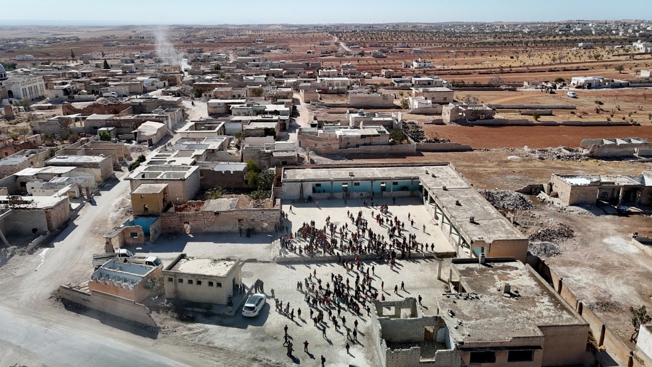 Foto - Ne sıra var ne tahta: İdlib’de çocuklar soğuk zeminde eğitim görüyor