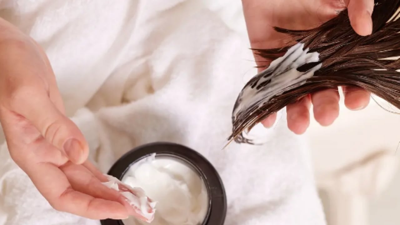 Foto - Ne yaparsak yapalım saçları lastik gibi uzatan 3 yağ bu! Bir tel dökülmeyecek! Süreniz 30 dk.