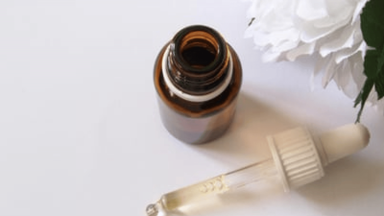 Foto - Ne yaparsak yapalım saçları lastik gibi uzatan 3 yağ bu! Bir tel dökülmeyecek! Süreniz 30 dk.