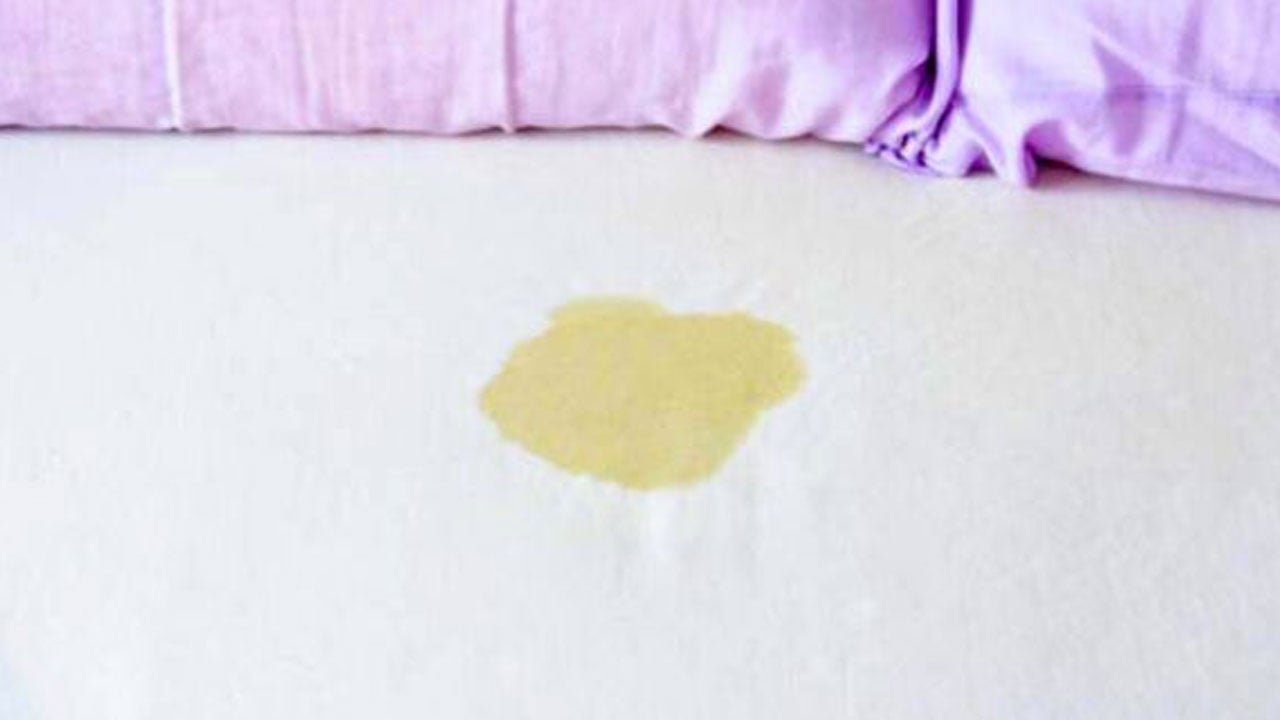 Foto - Ne yapsanız da temizlenmiyor mu? İşte sararan yatakları pırıl pırıl yapacak o yöntem