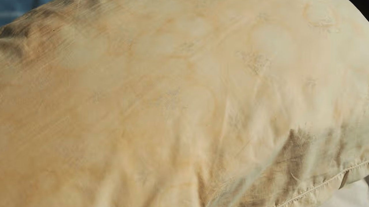 Foto - Ne yapsanız da temizlenmiyor mu? İşte sararan yatakları pırıl pırıl yapacak o yöntem