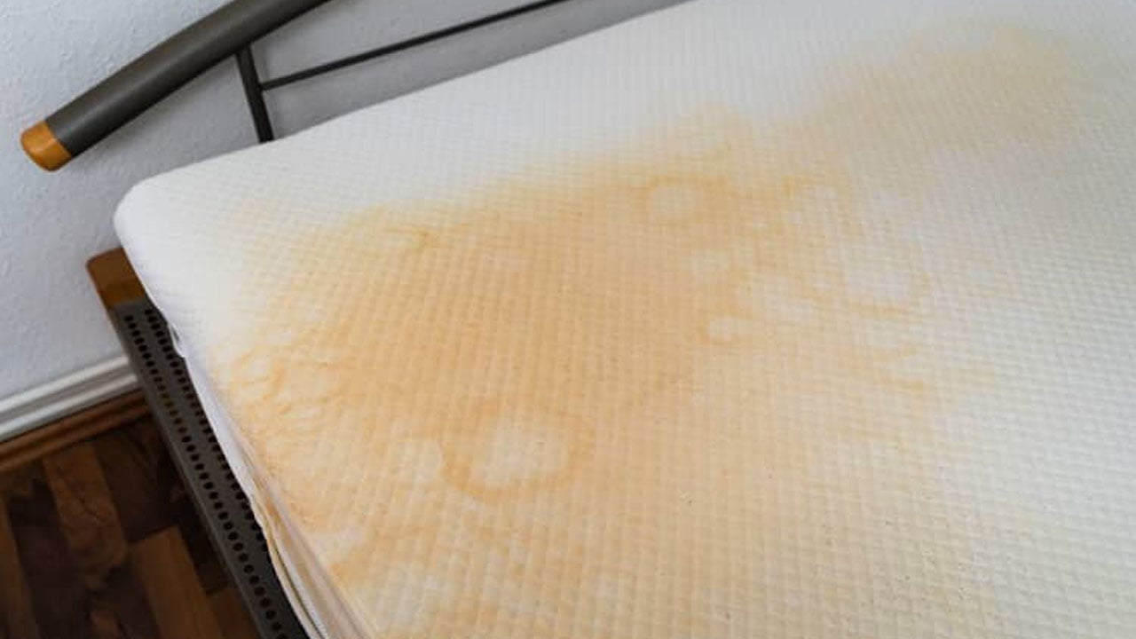 Foto - Ne yapsanız da temizlenmiyor mu? İşte sararan yatakları pırıl pırıl yapacak o yöntem