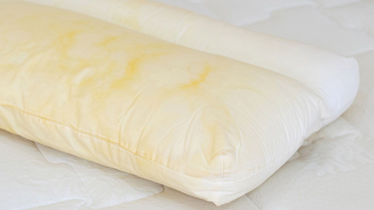 Foto - Ne yapsanız da temizlenmiyor mu? İşte sararan yatakları pırıl pırıl yapacak o yöntem