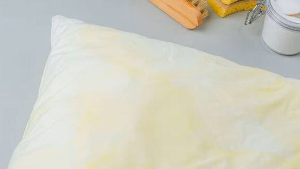 Foto - Ne yapsanız da temizlenmiyor mu? İşte sararan yatakları pırıl pırıl yapacak o yöntem