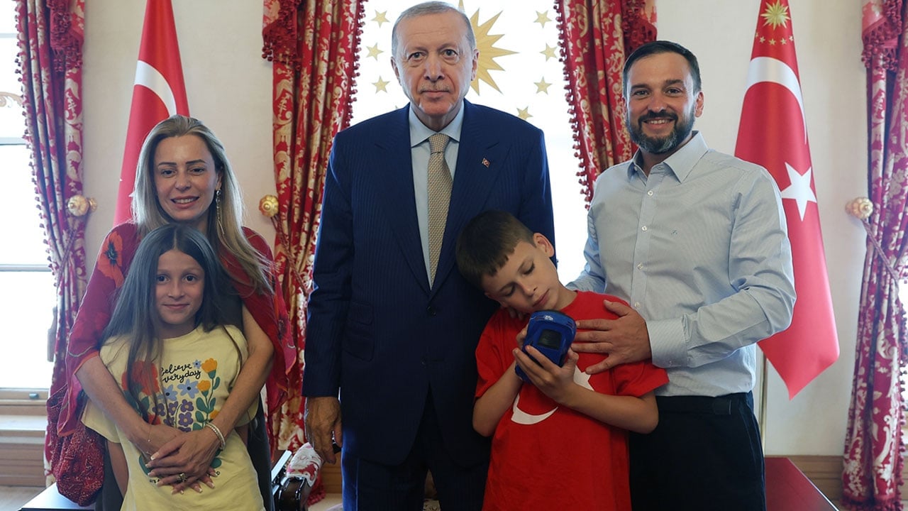 Foto - 'Nefret Etme, Kek Yap' diyerek gönüllere girmişti! Cumhurbaşkanı Erdoğan 12 yaşındaki İngiliz Joshua Harris’i kabul etti