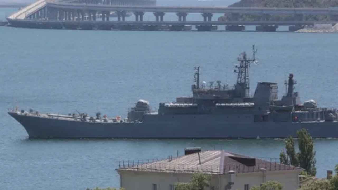 Foto - Neler oluyor: 3 savaş gemisi vuruldu