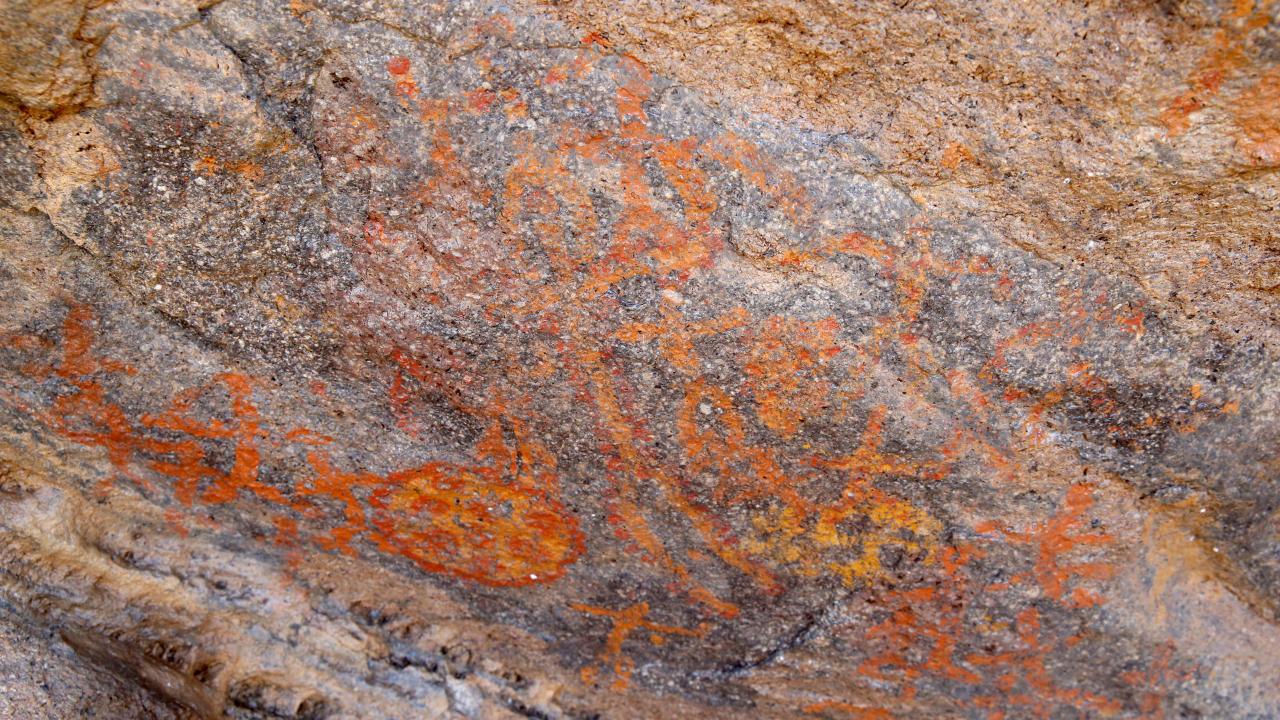 Foto - Neolitik Çağ’a ait insan figürlü kaya resimleri keşfedildi