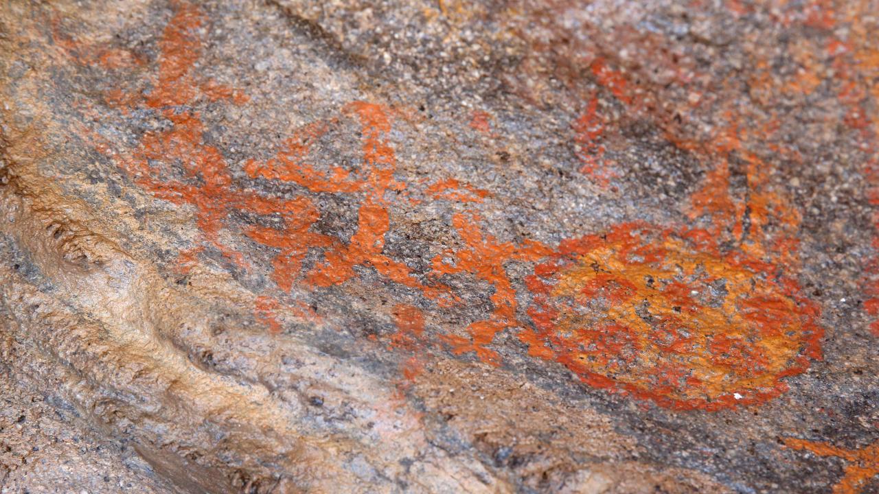 Foto - Neolitik Çağ’a ait insan figürlü kaya resimleri keşfedildi