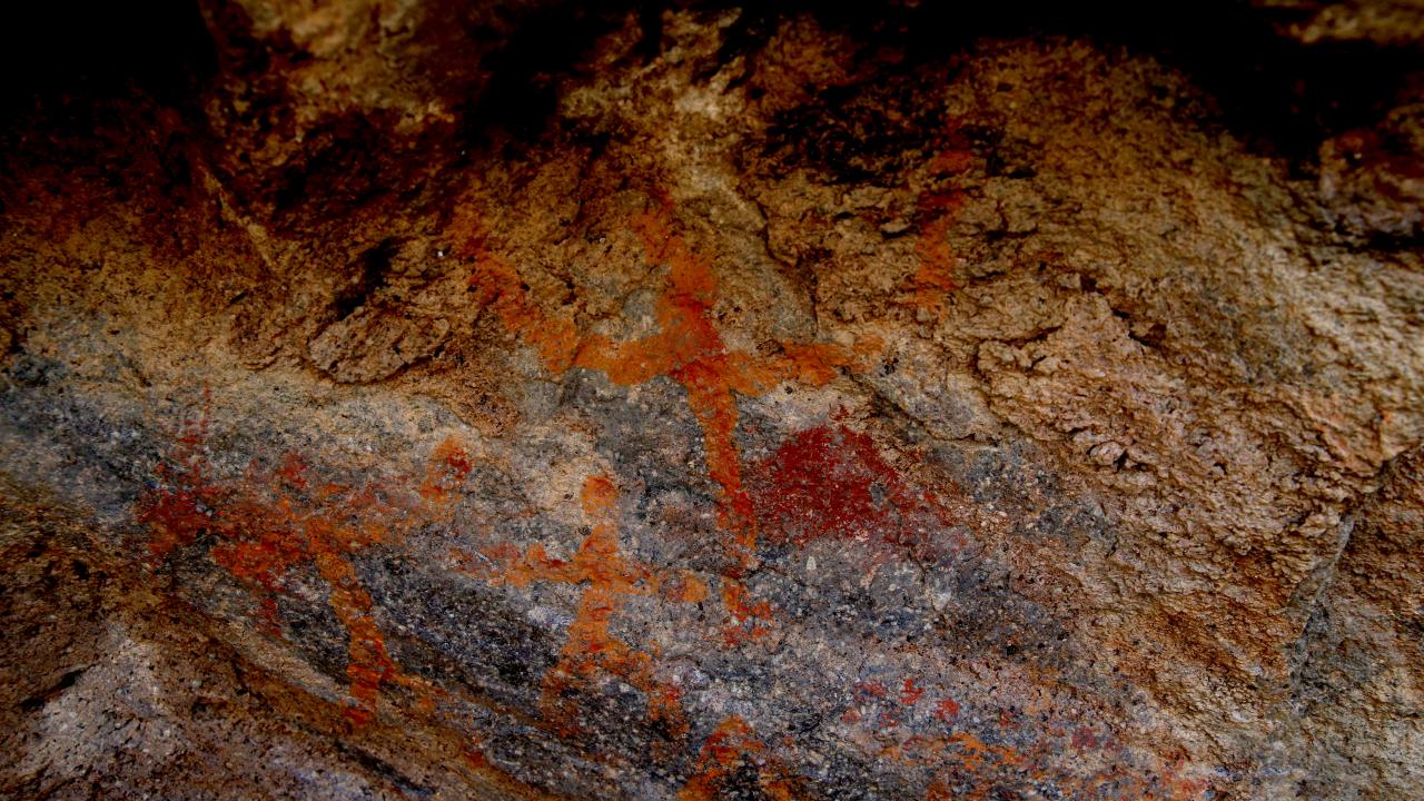 Foto - Neolitik Çağ’a ait insan figürlü kaya resimleri keşfedildi