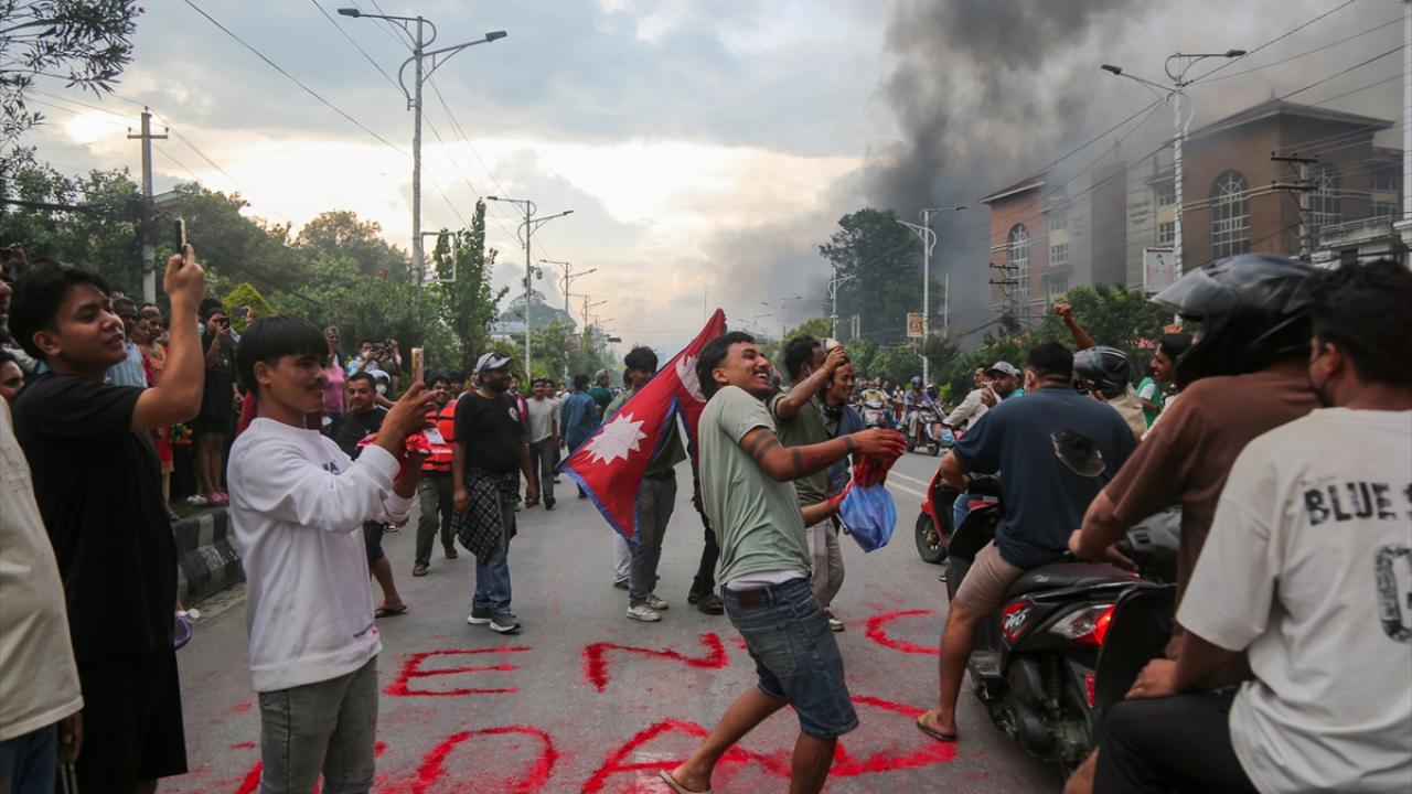 Foto - Nepal’de genel seçimler için geri sayım başladı! Eski rap şarkıcısı başbakan adayı oldu