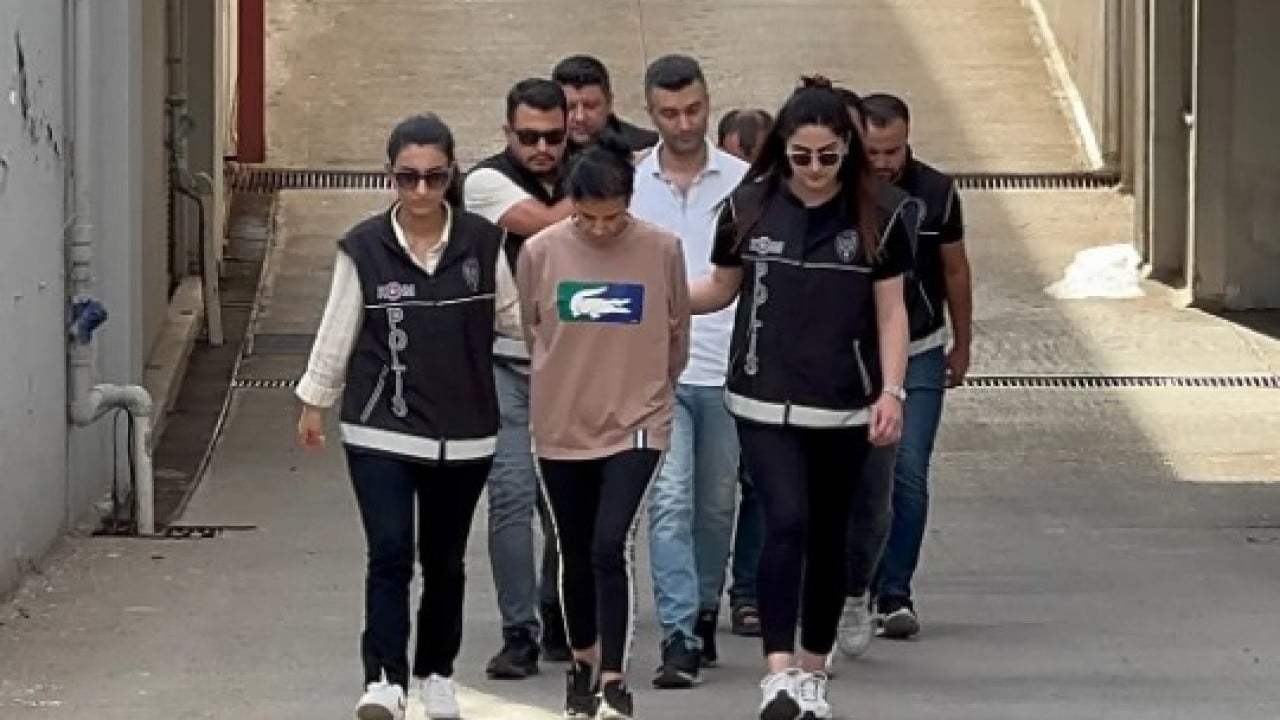 Foto - Nereye imza attığınıza dikka edin! Gerçeği öğrenince şok geçirdi!