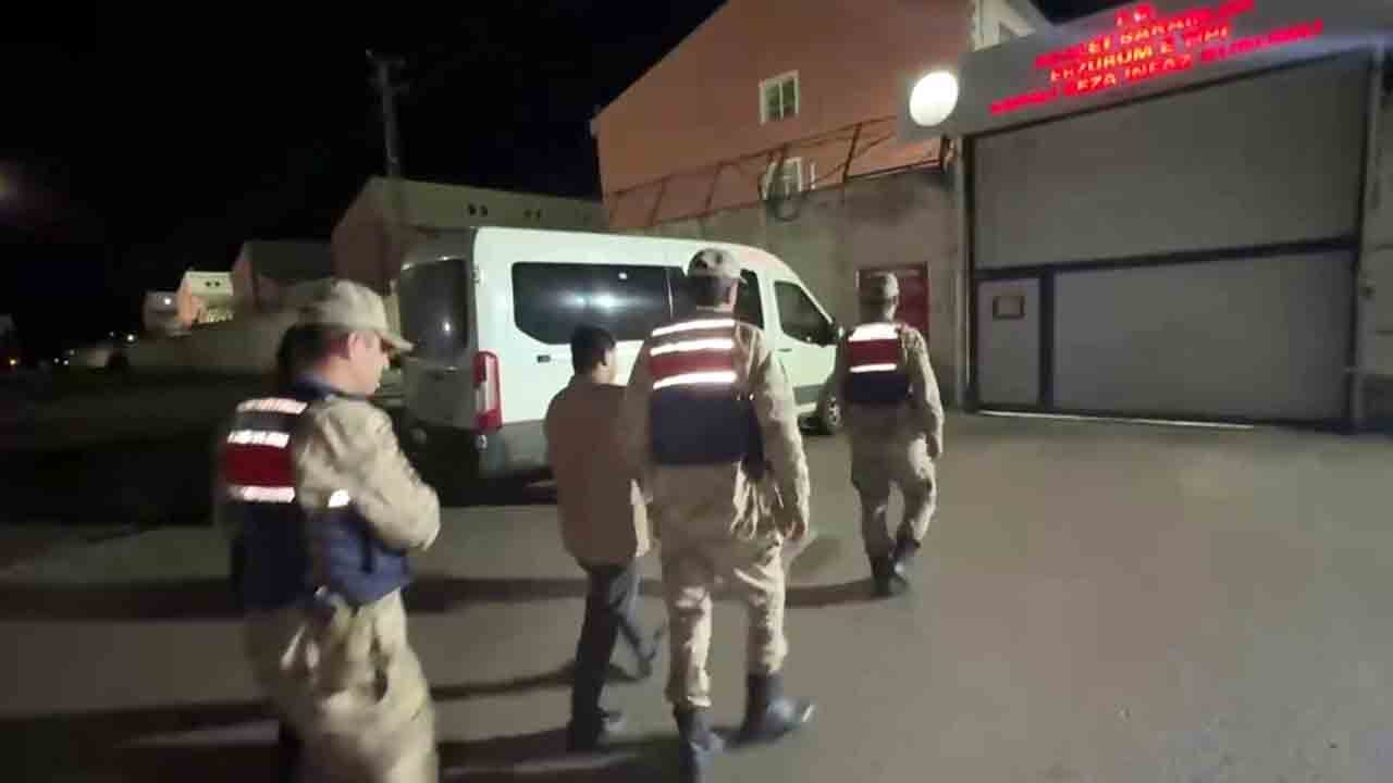 Foto - Neye uğradıklarını şaşırdılar: Satılık hayvan peşinde koşanlara ibretlik ders