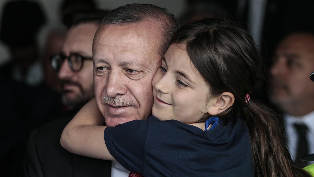 Foto - Nice liderlerin sendeletemediği Reis’i, o özel çocuk sendeletti