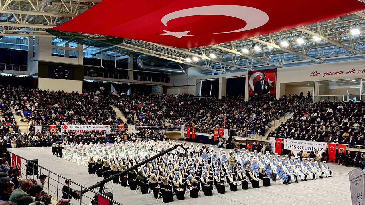 Foto - Niğde'de 111 hafız icazetini aldı! Gönülleri nurlandıran merasimde Kur'an ziyafeti yaşandı