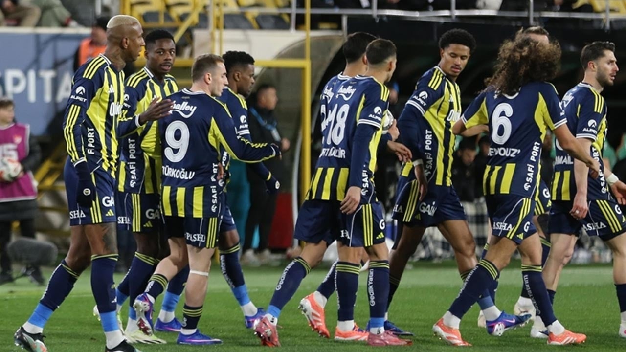 Foto - Nihat Kahveci, Fenerbahçe’nin mağlubiyeti sonrası resmen çıldırdı: Efendi Moda Sahili’nde geziyor, ofsayttasın