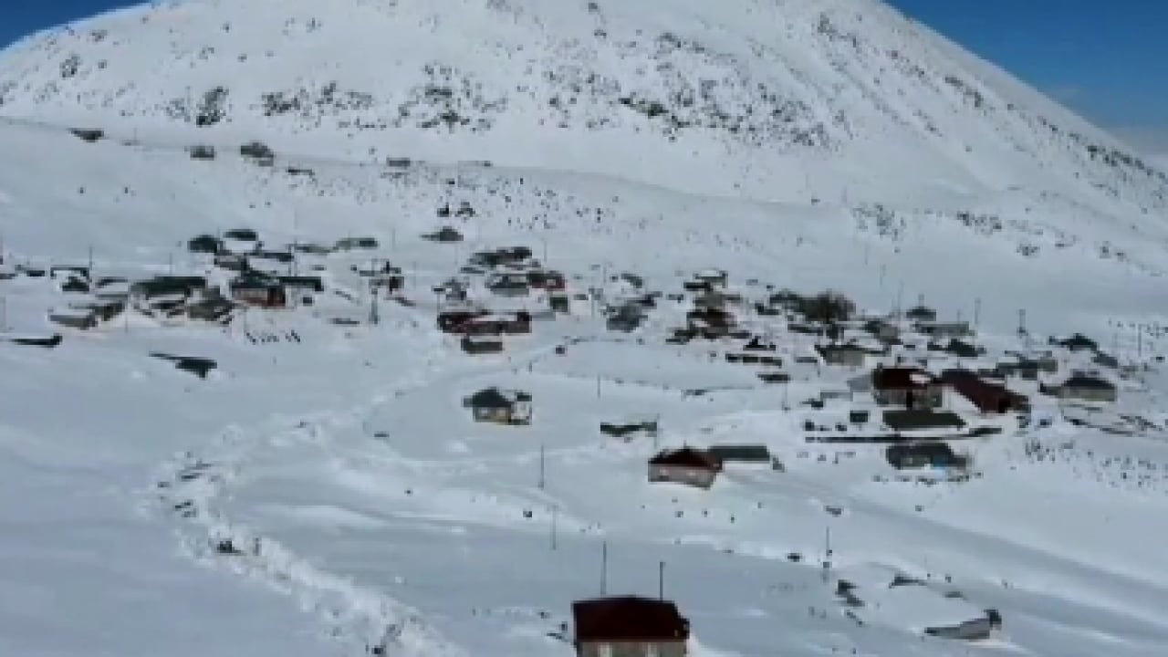 Foto - Nisan ayında kara gömüldüler: Beyaz örtü 3 metreyi aştı!