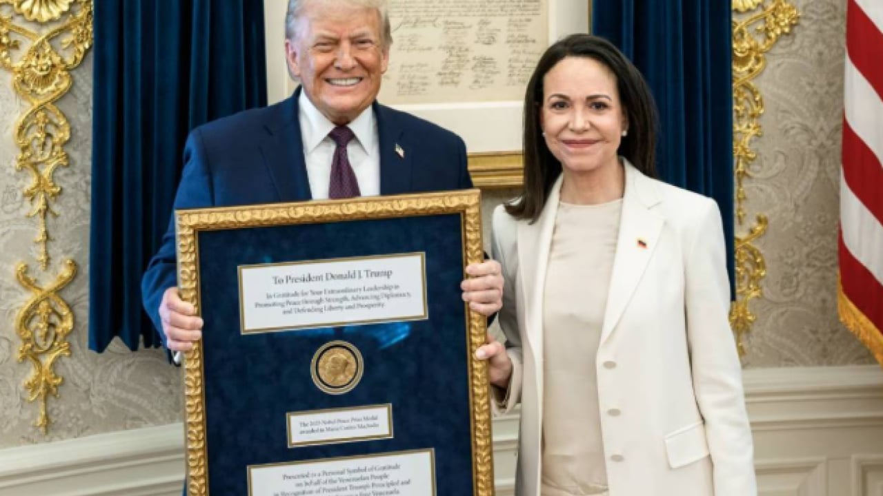 Foto - Nobel Barış Ödülü Trump'a verildi! Ödülü kukla lider sundu