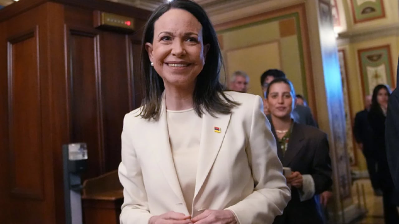 Foto - Nobel Barış Ödülü Trump'a verildi! Ödülü kukla lider sundu