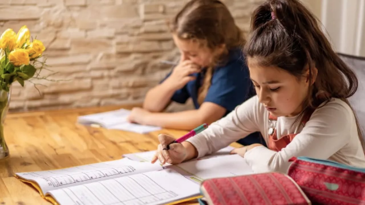 Foto - Nörobilişsel fonksiyonlara... Düzensiz uyku çocukların başarısını etkiler mi? Altüst edecek mi peki?
