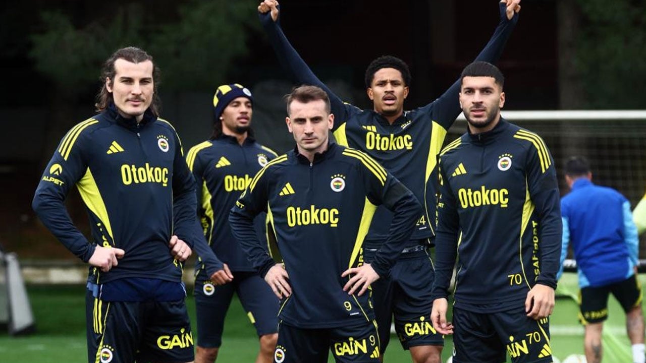 Foto - Nottingham Forest mesaisi başladı