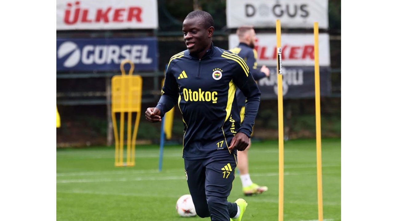 Foto - Nottingham Forest mesaisi başladı