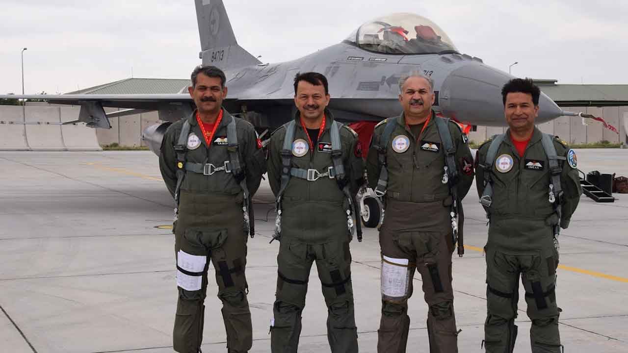 Foto - Nükleer silahı olan ülke Erdoğan'a iletti: Pilotlarımız 2 saat içinde Türkiye için uçmak için emir bekliyor