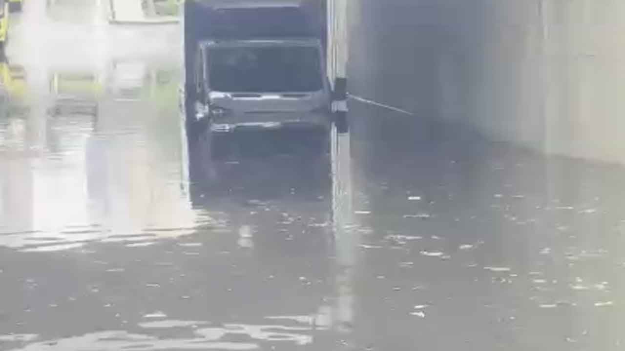 Foto - Nuri Aslan beceriksiz Ekrem’i aratmıyor: İstanbul'da alt geçit göle döndü