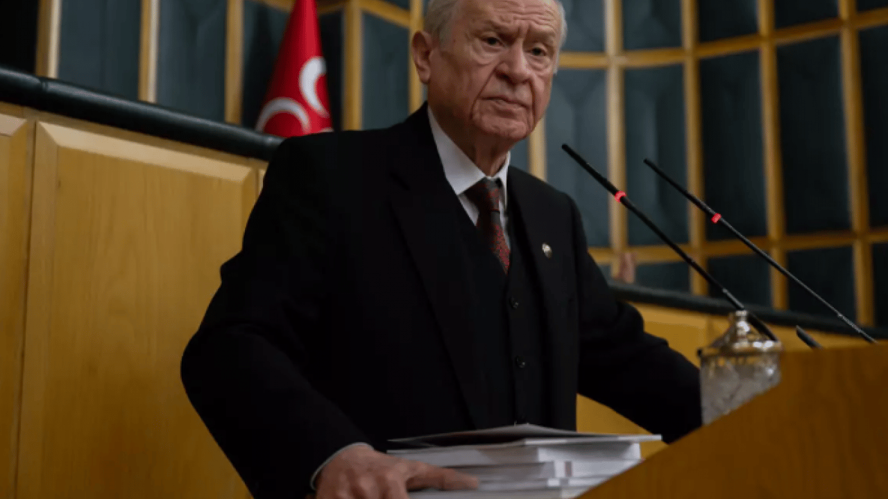 Foto - O ailenin mührüyle toplantıya çıktı: Bahçeli'nin yüzüğü merak konusu oldu!