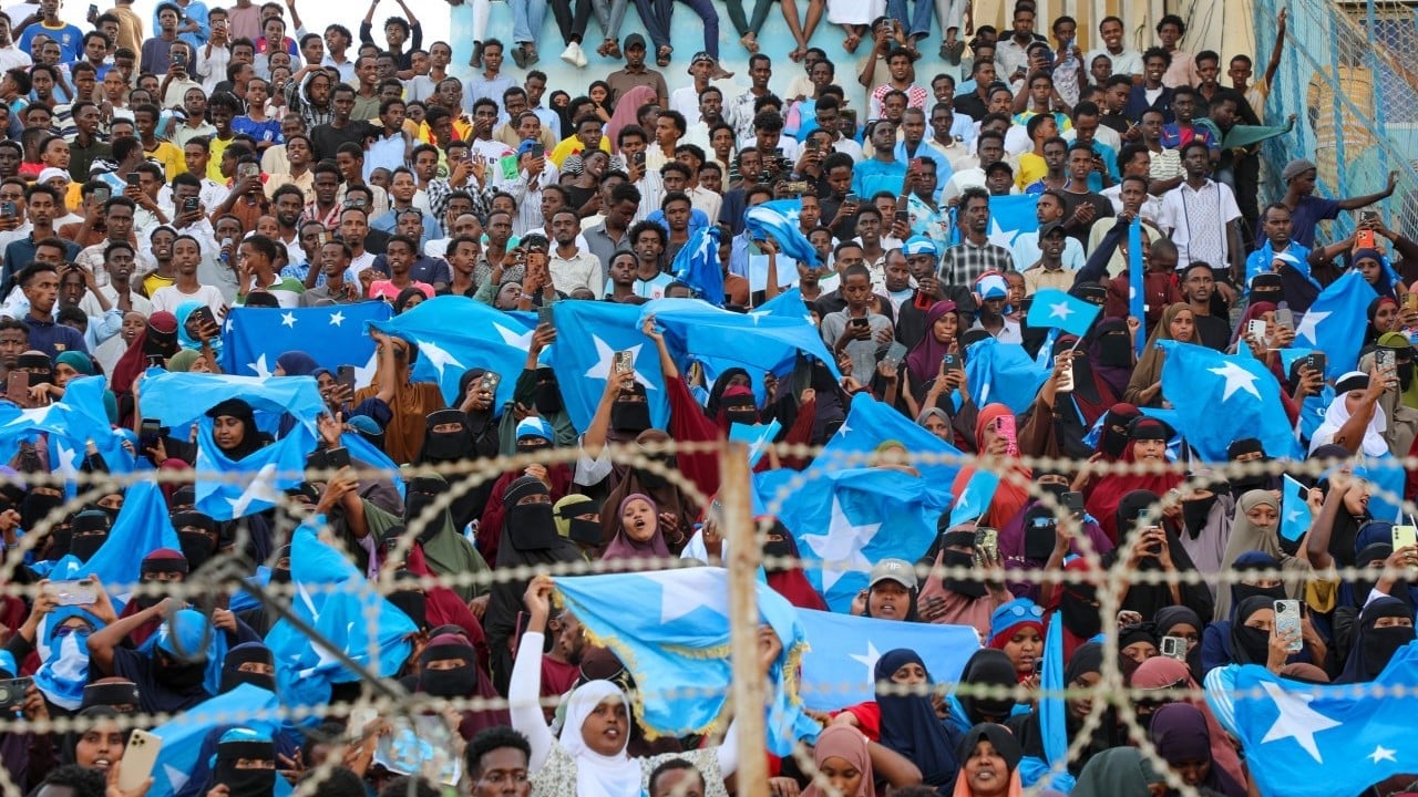 O artık halk kahramanı: Somalililer, ABD'ye alınmayan hakem Artan'a destek verdi