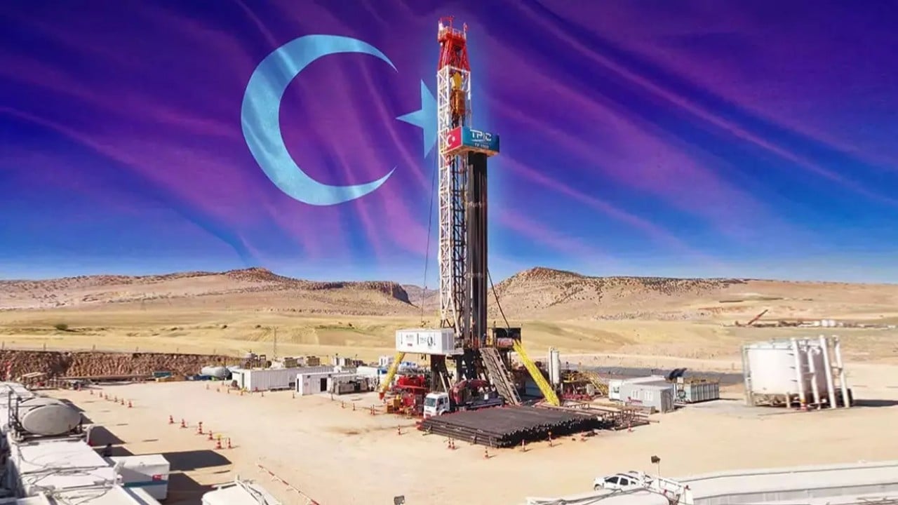 Foto - 'O dağdan az önce bilgi aldık' diyerek Türkiye'ye duyurdu: Büyük petrol müjdesi