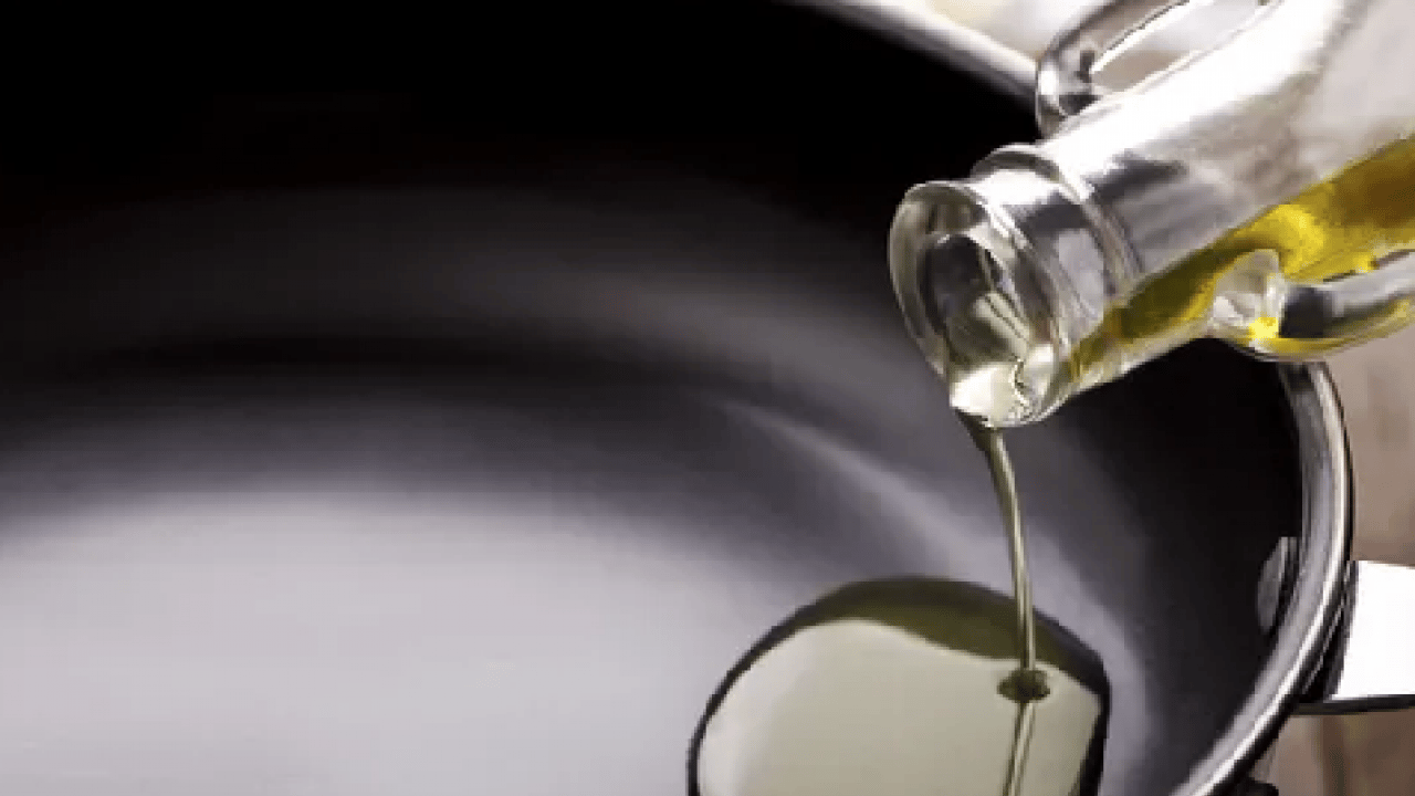 Foto - O detay çok şaşırtıcı ama yine de... Zeytinyağı şişesindeki bu parça meğer o görevi görüyormuş!