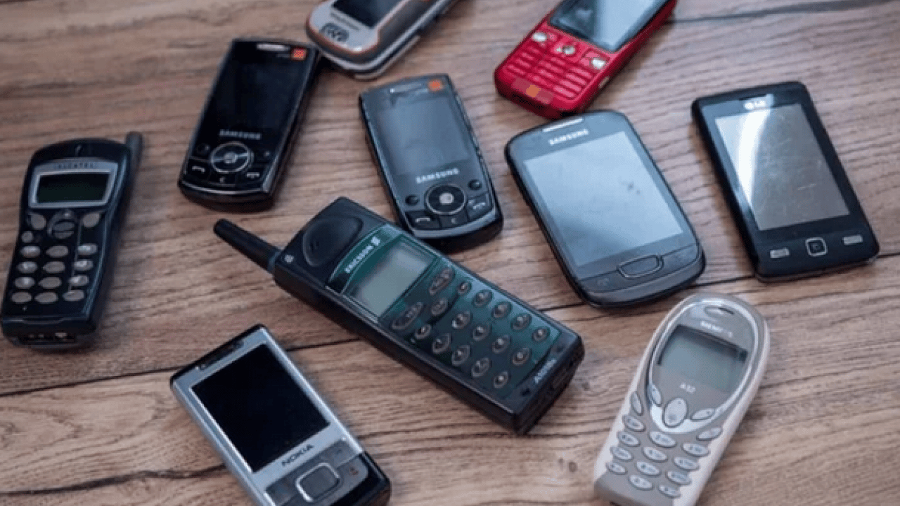Foto - O eski telefonlar 'küçük bir servet' değerinde! Artık herkesin elinde, yoğun talep yaşanıyor! Çöpe atmayın