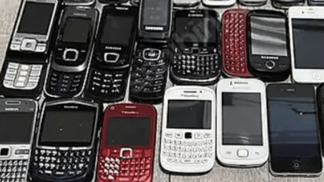 Foto - O eski telefonlar 'küçük bir servet' değerinde! Artık herkesin elinde, yoğun talep yaşanıyor! Çöpe atmayın