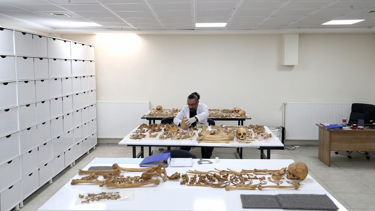 O ilimizde fışkıran tarih gün yüzüne çıkarılıyor: 72 insan iskeleti masaya yatırıldı…