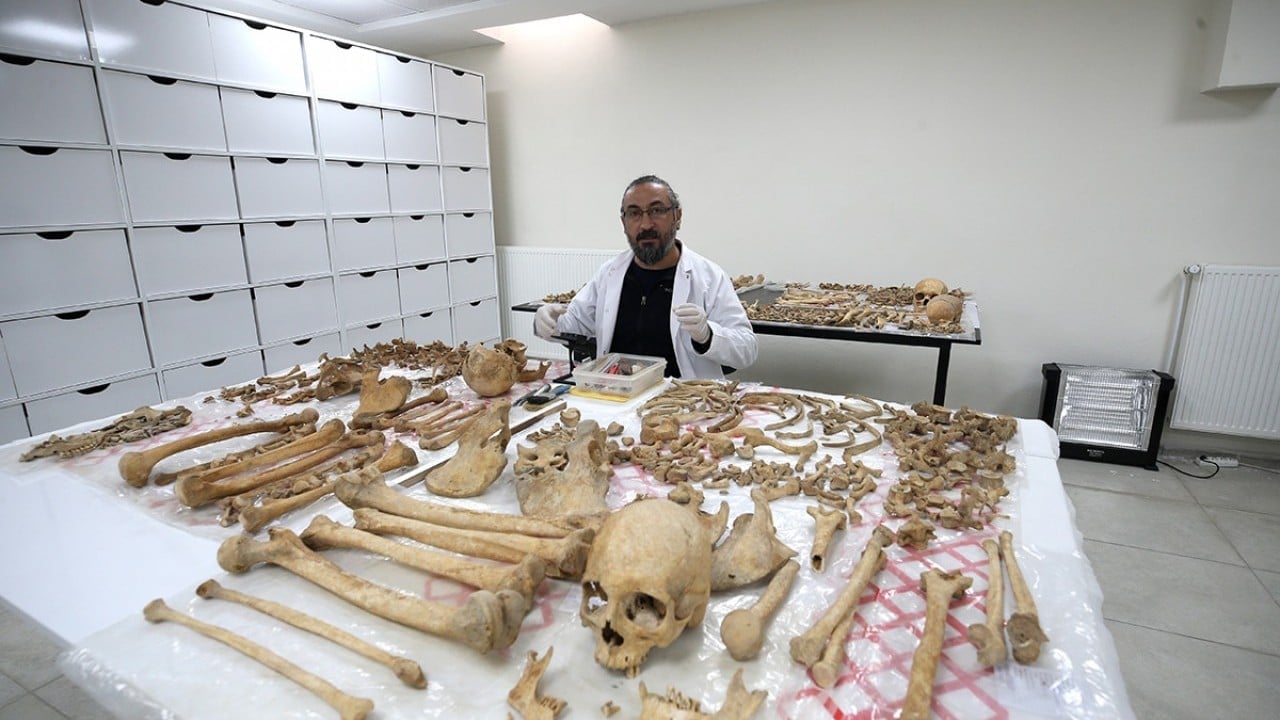 Foto - O ilimizde fışkıran tarih gün yüzüne çıkarılıyor: 72 insan iskeleti masaya yatırıldı…