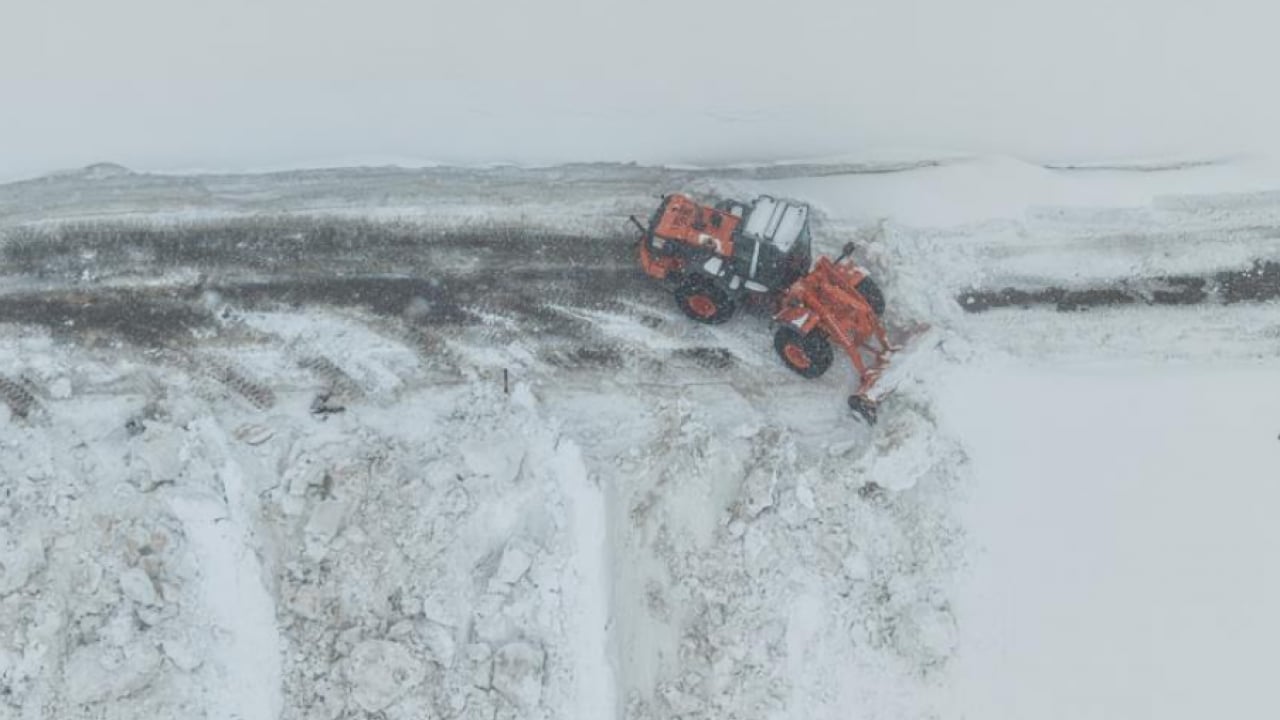 Foto - O ilimizde kar ve tipi hayatı durdurdu! Mahsur kalan 50 kişi kurtarıldı