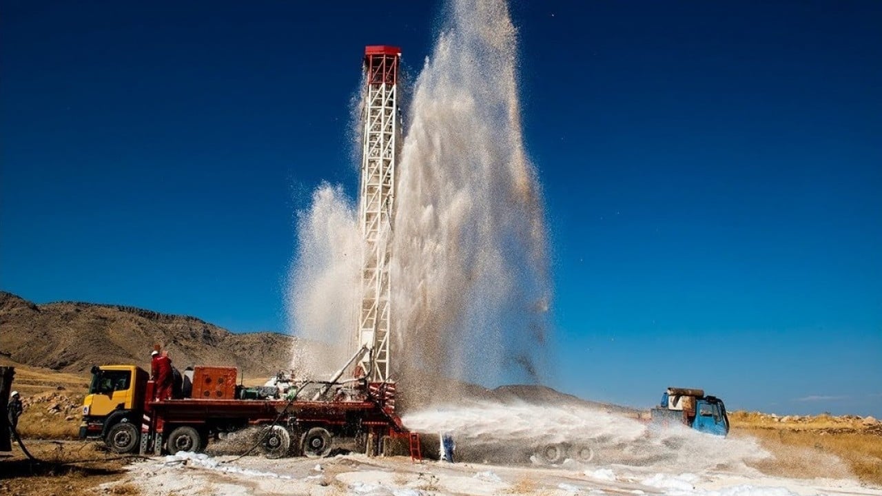 Foto - O ilimizde kaynak bulundu! Saniyede 6 litre su fışkırıyor