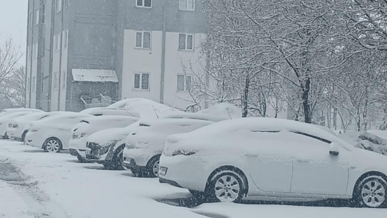 Foto - O ilimizde kış geri döndü! Nisan ayında lapa lapa kar yağdı