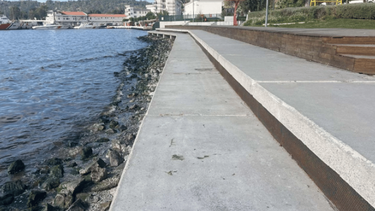 Foto - O ilimizde korkutan görüntü! Deniz kahverengiye döndü