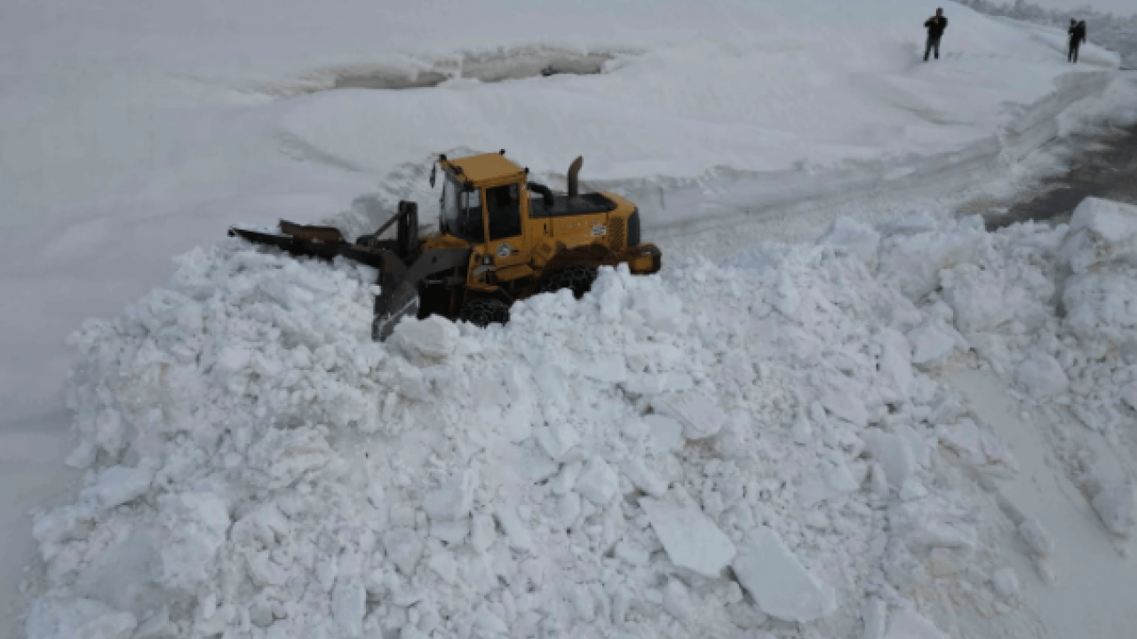 Foto - O ilimizde şaşırtan görüntü! Kar kalınlığı 5 metreyi buldu