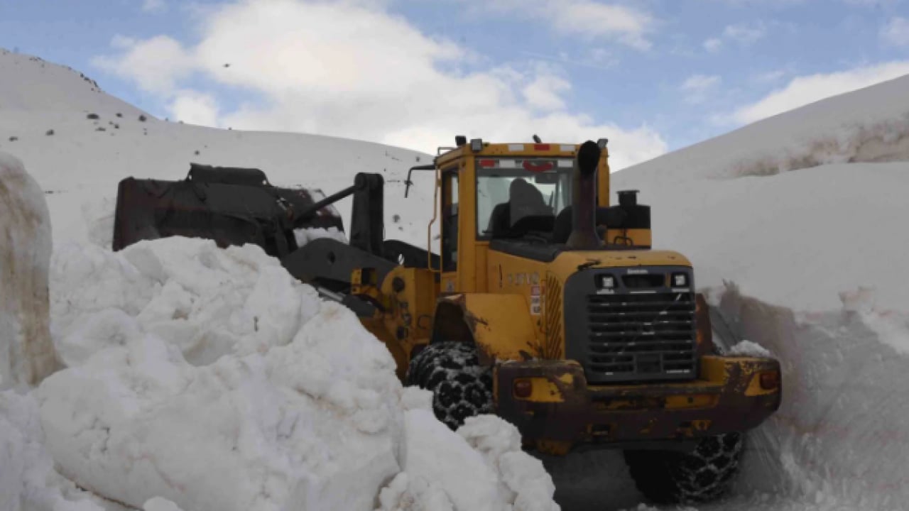 Foto - O ilimizde şaşırtan görüntü! Kar kalınlığı 5 metreyi buldu