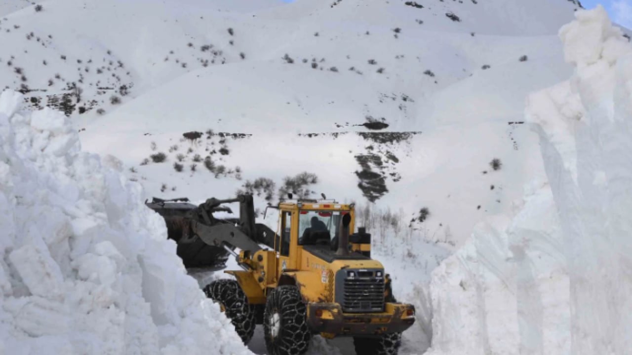 Foto - O ilimizde şaşırtan görüntü! Kar kalınlığı 5 metreyi buldu
