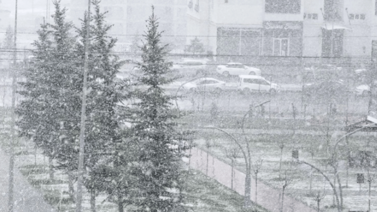 O ilimizde yoğun kar yağışı! Sıcaklık sıfırın altına düştü