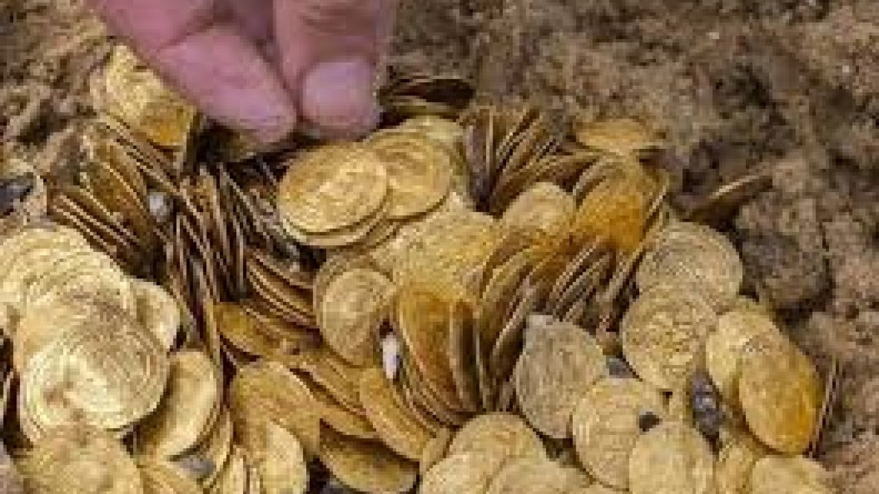 Foto - O ilimizden altın fışkırıyor: Defineciler her taşın altını kazmaya başladı