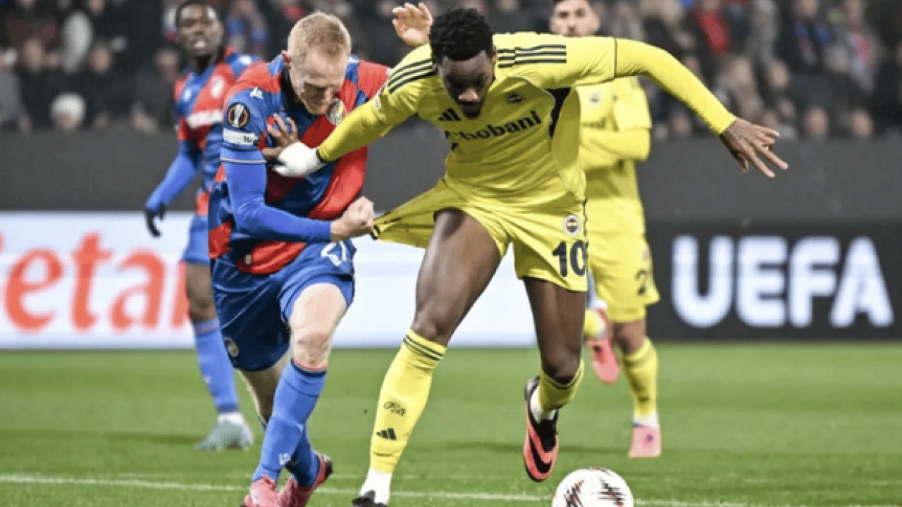 Foto - O isme gözdağı! Alman efsaneden Viktoria Plzen-Fenerbahçe maçının hakemine tepki