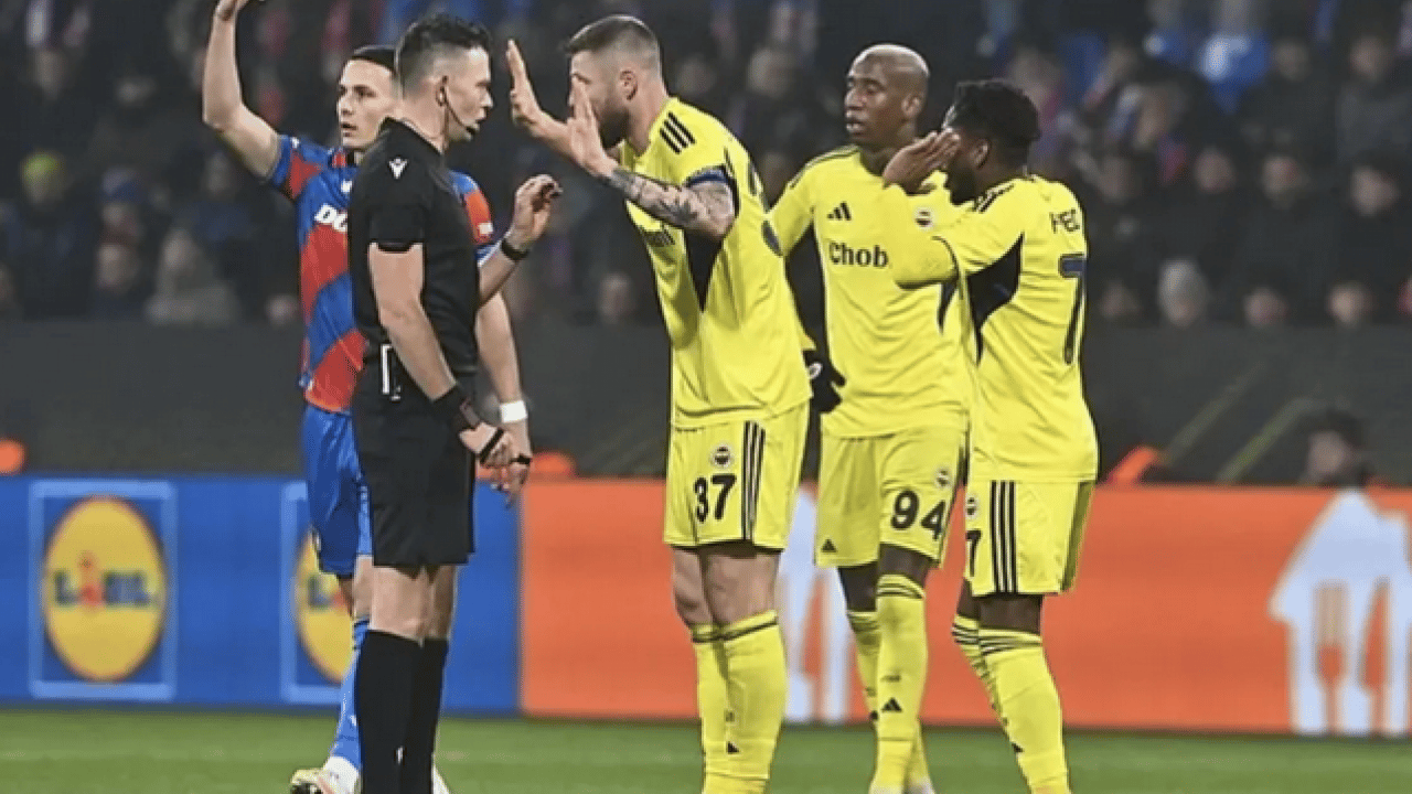 Foto - O isme gözdağı! Alman efsaneden Viktoria Plzen-Fenerbahçe maçının hakemine tepki